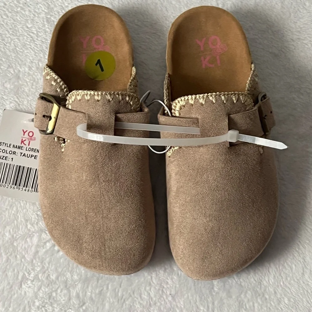 Yoki Kids Super Cute Comfy‎ Slip on Taupe Slippers, Size 1, NWT